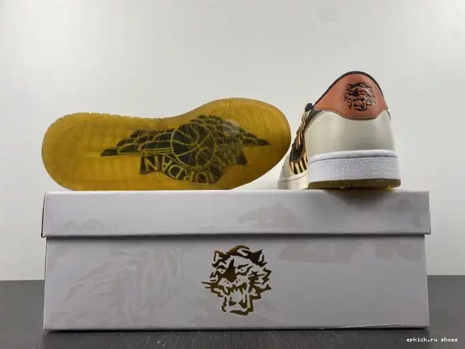 Rep DH6932-100 Jordan 1 the Air Year Tiger Low OG of 0425
